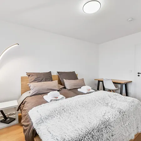 Neu: Stylische Suite Mit Ausblick Sindelfingen Extérieur photo
