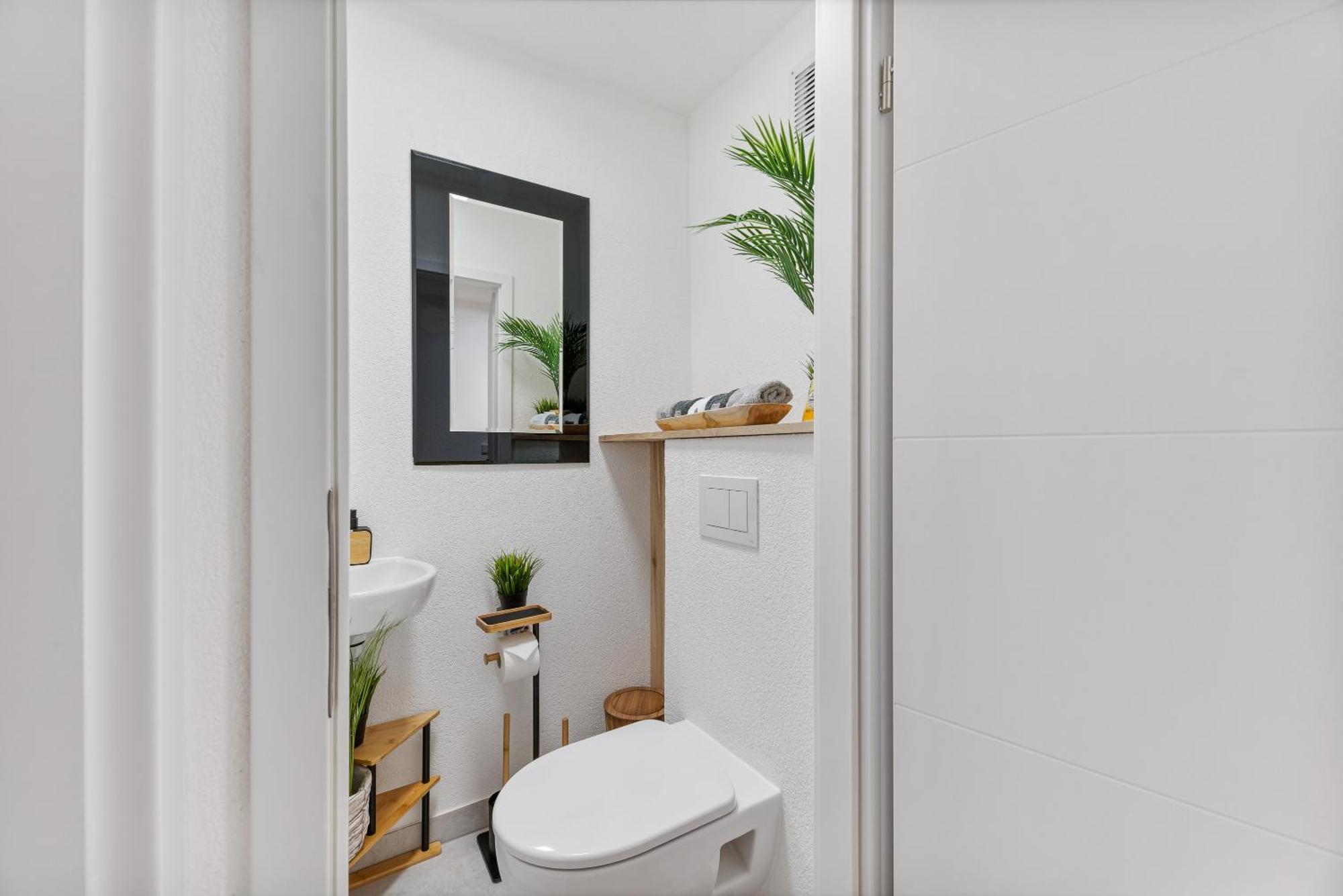 Neu: Stylische Mit Ausblick Apartment